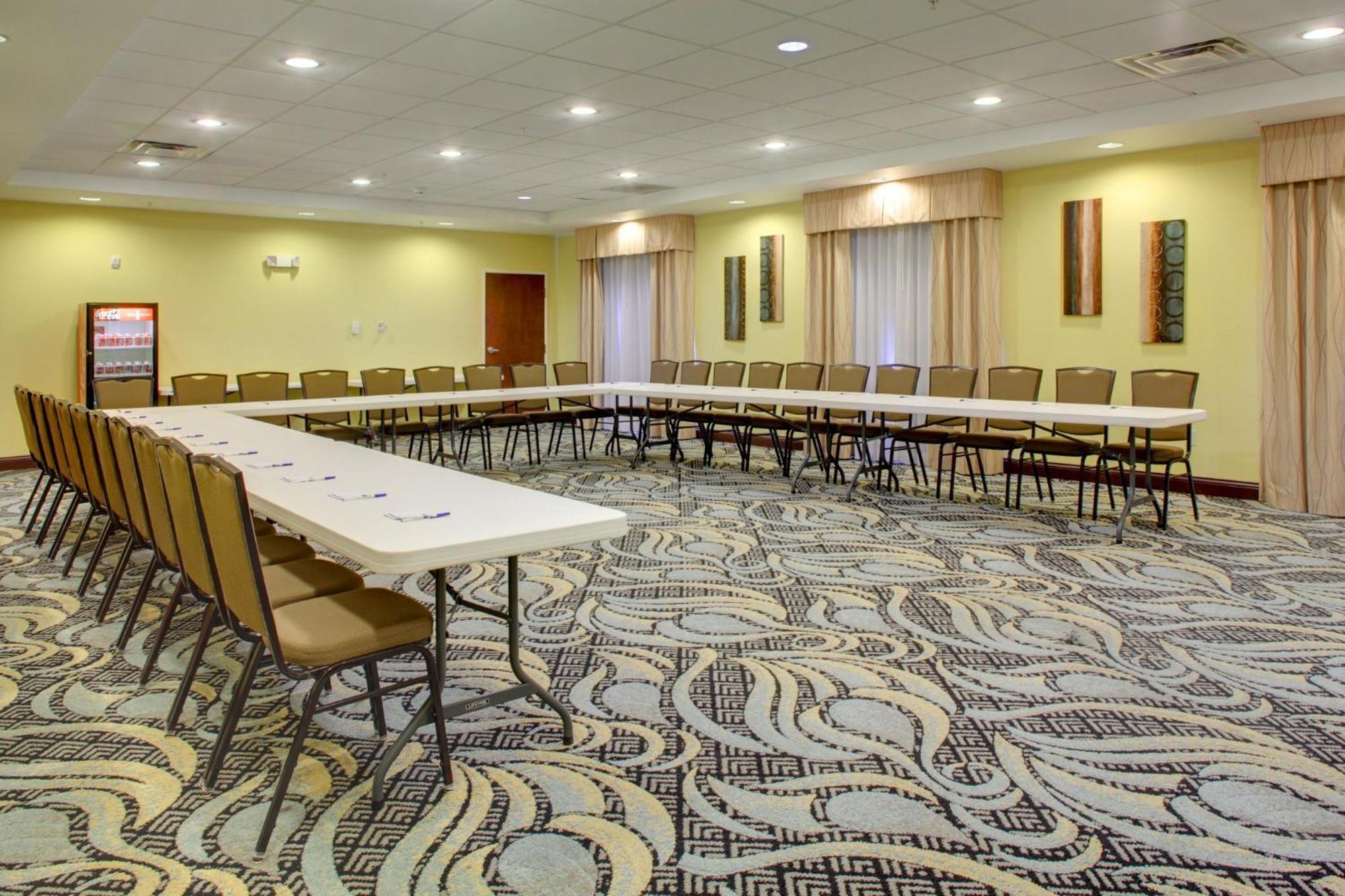 Holiday Inn Express & Suites Cross Lanes By Ihg Zewnętrze zdjęcie